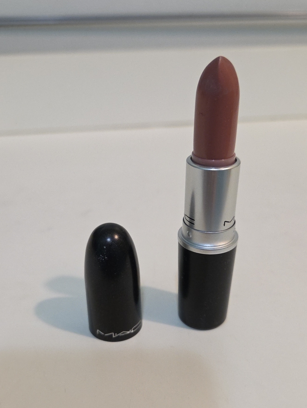 MAC #213 Modesty Lipstick  (Creamsheen- Retired Version)